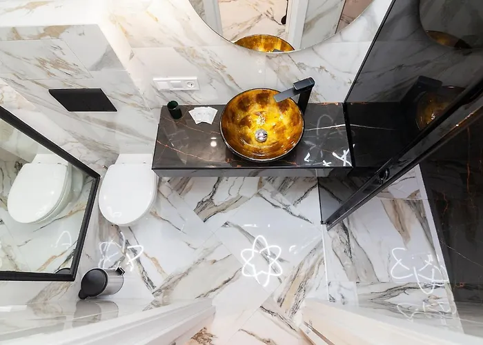 Leogrand On Husiak 6 Апартаменти *